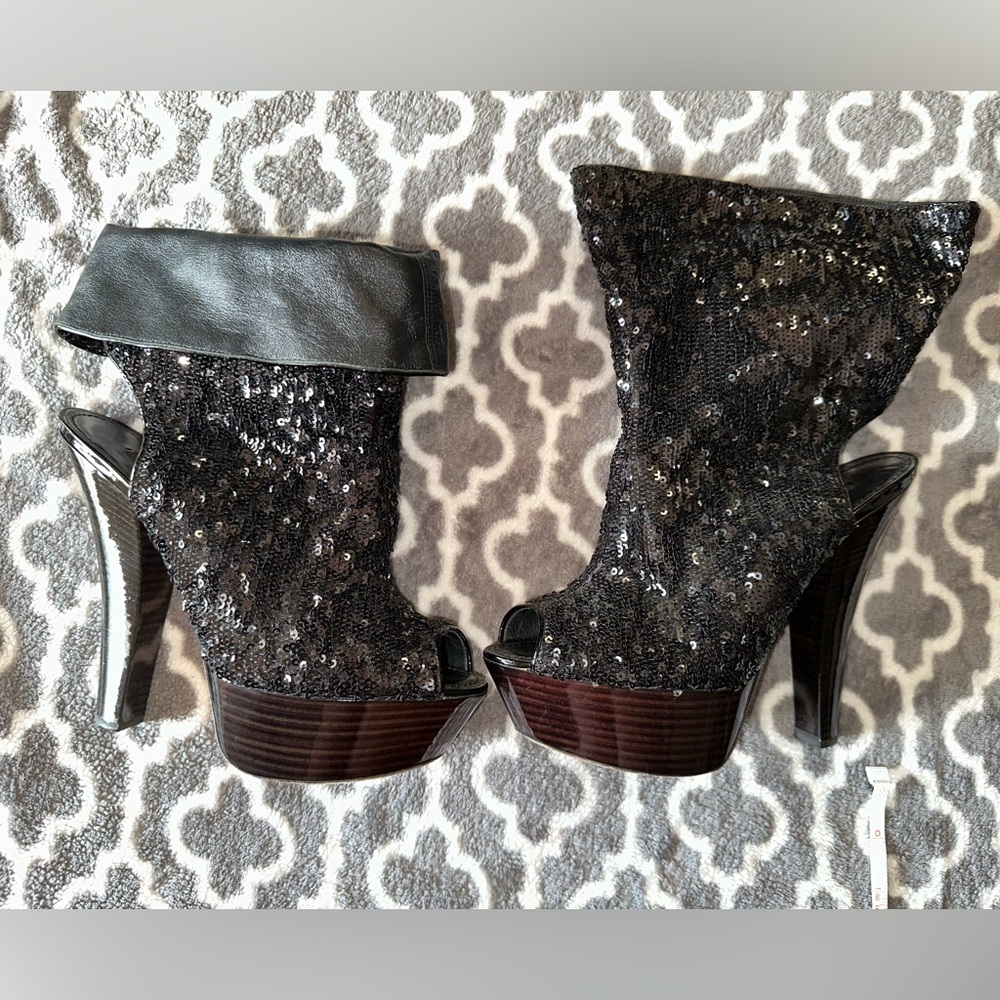 Louis Vuitton Black Sequin Runway Peep Toe Platform Ankle Booties Boots Size 39.